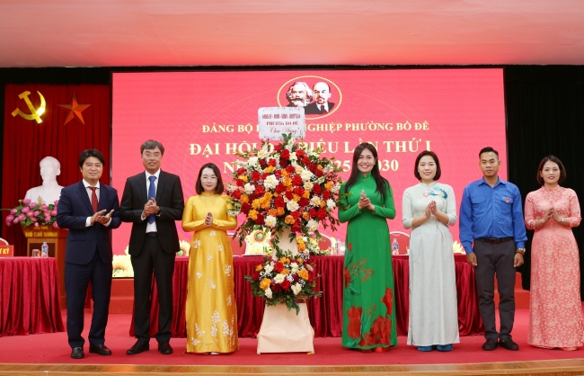Nâng cao quyết tâm chính trị và tinh thần đoàn kết của đảng viên