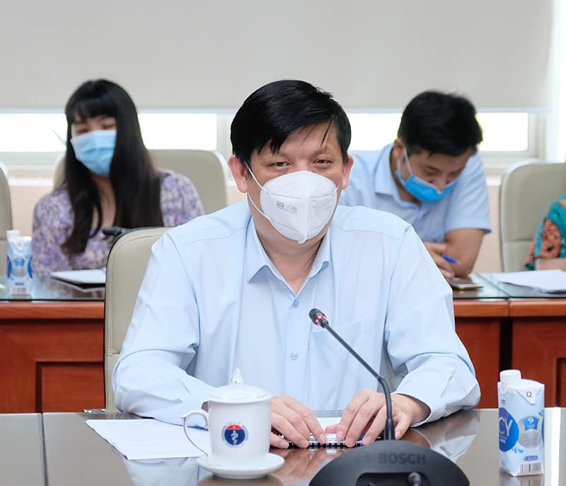 Bộ trưởng Bộ Y tế Nguyễn Thanh Long phát biểu tại cuộc họp