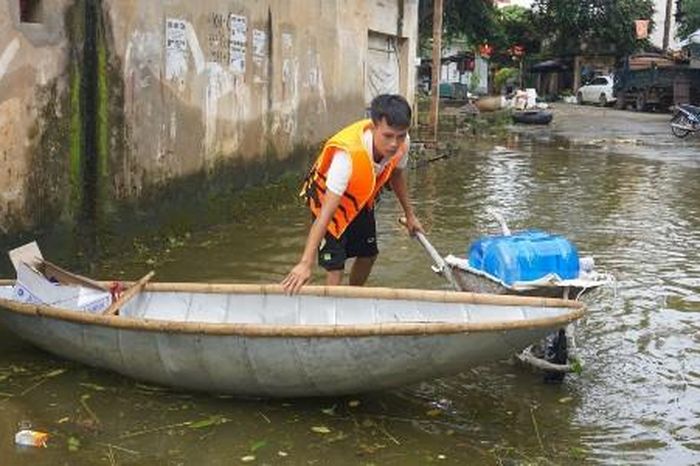 Ứng phó với ngộ độc thực phẩm trong mùa mưa bão