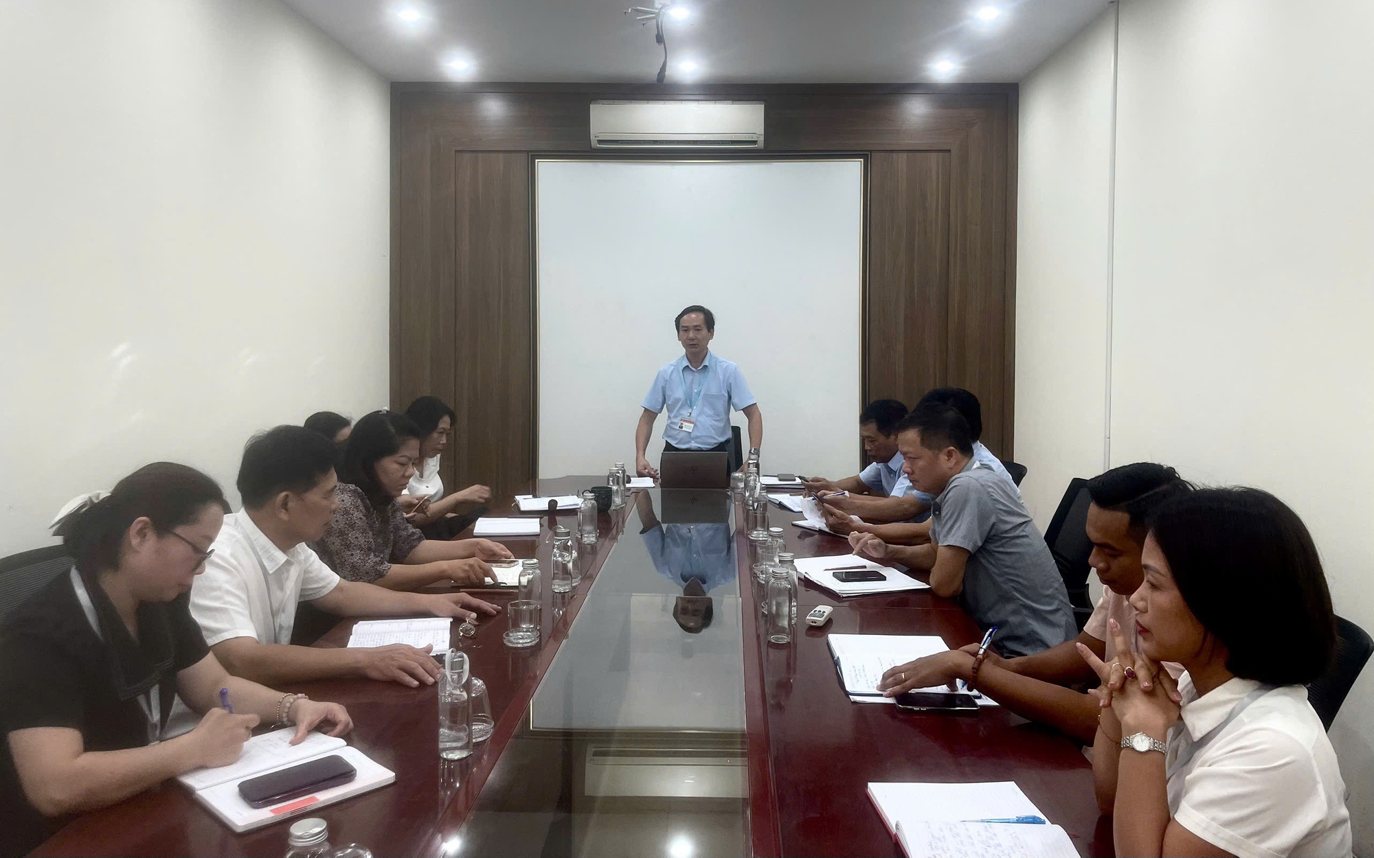 Chi bộ UBMTTQ Việt Nam phường Bồ Đề tổ chức Sinh hoạt chi bộ tháng 8/2025 lồng ghép chuyên đề “Thực hành tiết kiệm, nâng cao hiệu quả chi tiêu nội bộ cơ quan”