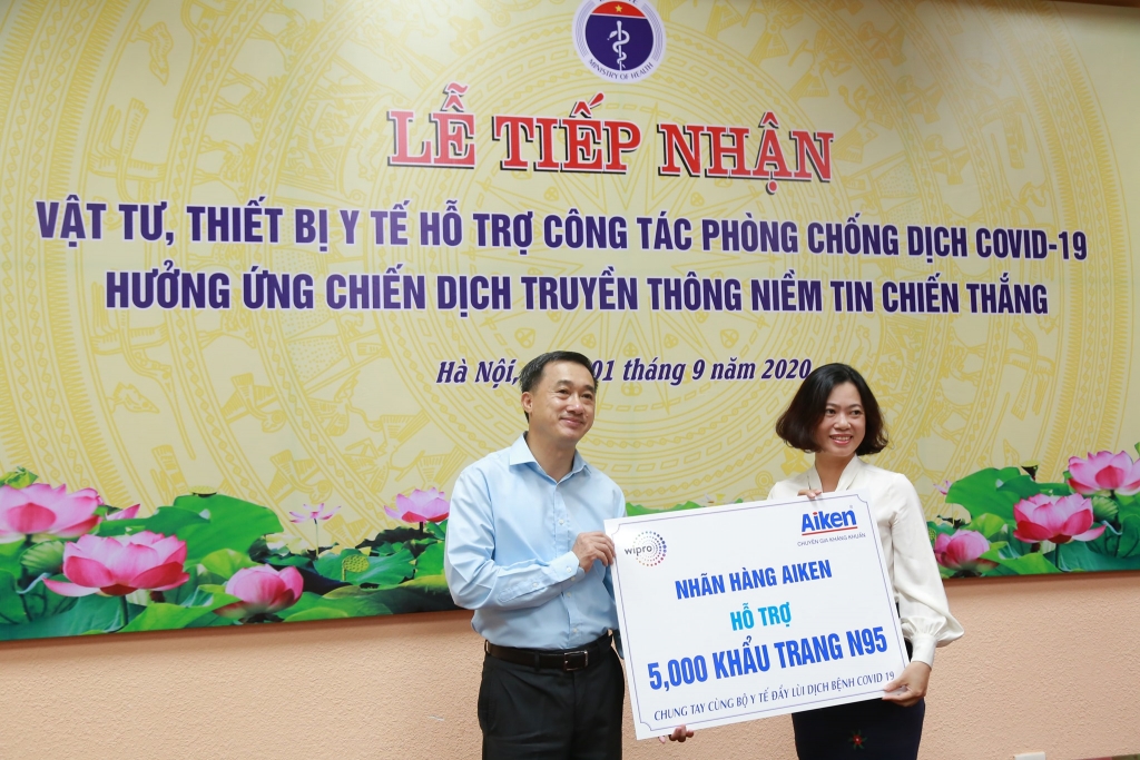 le tiep nhan vat tu trang thiet bi y te phuc vu cong tac phong chong dich covid 19 huong ung chien dich truyen thong niem tin chien thang
