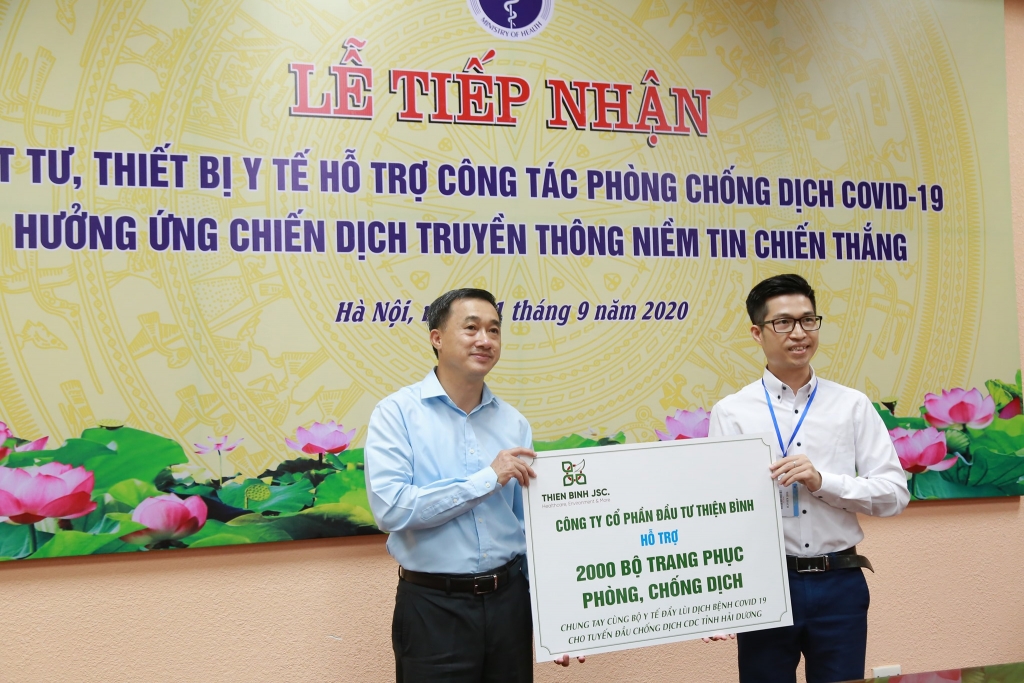 le tiep nhan vat tu trang thiet bi y te phuc vu cong tac phong chong dich covid 19 huong ung chien dich truyen thong niem tin chien thang