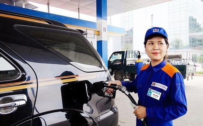 Giá xăng dầu trong nước vẫn đứng yên.
