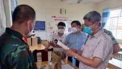 Cần quan tâm hơn tới đội ngũ thầy thuốc ở tâm dịch Covid-19