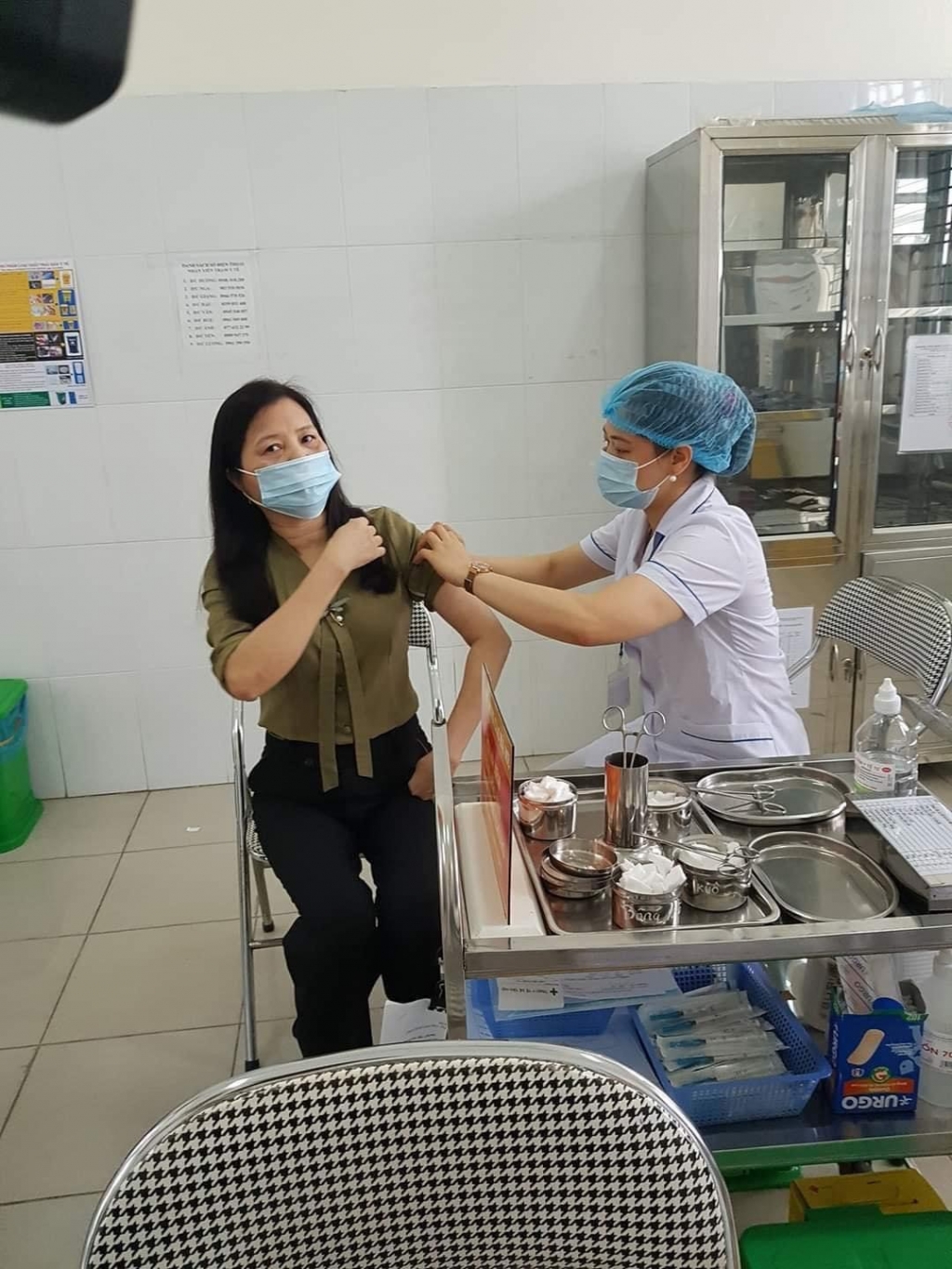 Huyện Đan Phượng triển khai tiêm vắc xin do Sở Y tế Hà Nội phân bổ