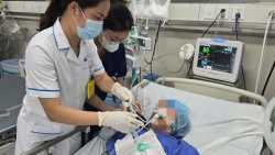 Uống nhầm methadone trong chai nước ngọt, cụ bà nguy kịch