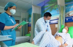 Chăm sóc sức khoẻ người cao tuổi thích ứng với già hóa dân số