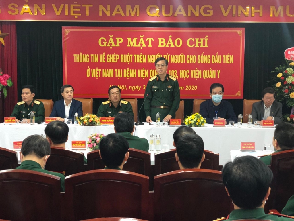 GS.TS. Đỗ Quyết, Giám đốc Học viện Quân Y công bố Lần đầu tiên Việt Nam thực hiện thành công ghép ruột từ người cho sống