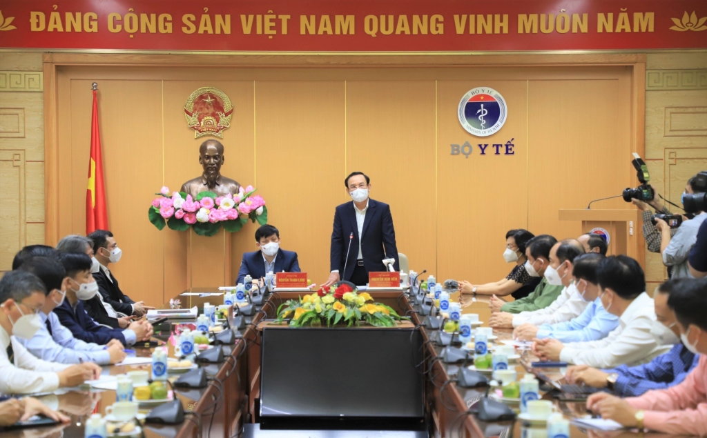 í thư Thành ủy TP.HCM Nguyễn Văn Nên có buổi gặp gỡ, tri ân các thầy thuốc tham gia hỗ trợ chống dịch COVID-19