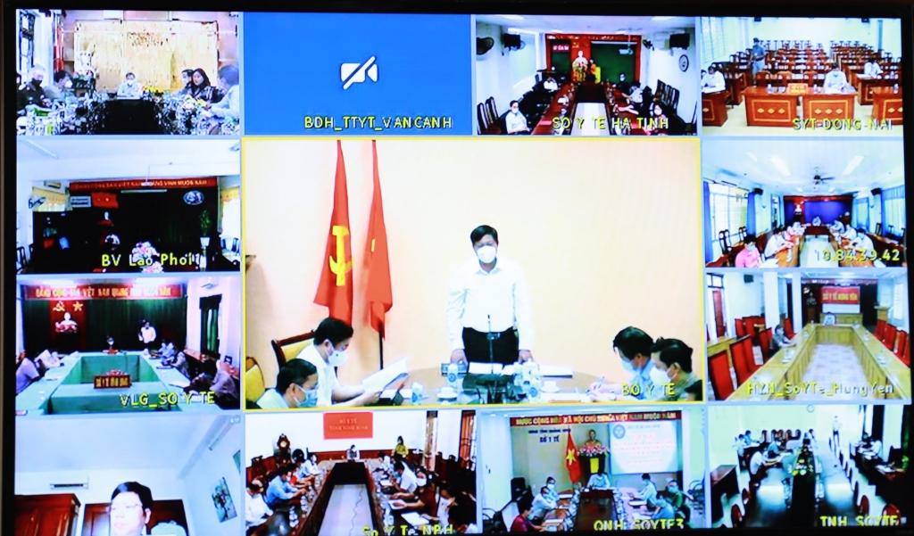 Cuộc họp kết nối đến 120 điểm cầu.