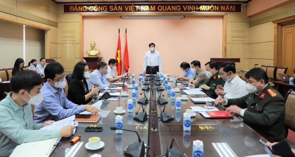Thứ trưởng Bộ Y tế Đỗ Xuân Tuyên đã chủ trì cuộc họp trực tuyến với các địa phương triển khai công tác phòng chống dịch COVID-19