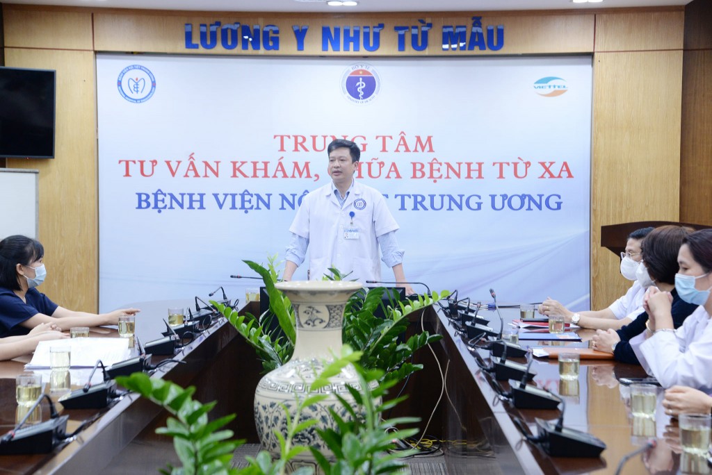 Đoàn y, bác sĩ Bệnh viện Nội tiết Trung ương lên đường hỗ trợ Vĩnh Long chống dịch Covid-19