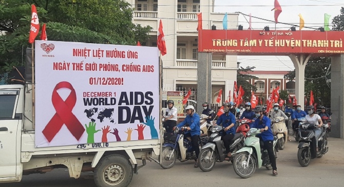 diễu hành cổ động hưởng ứng Ngày Thế giới phòng, chống HIV/AIDS năm 2020 tại huyện Thanh Trì