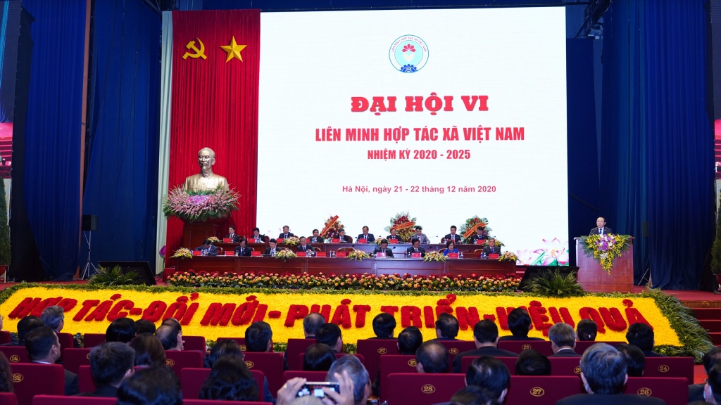 Chủ tịch Liên minh HTX Việt Nam Nguyễn Ngọc Bảo chủ trì Hội nghị lần thứ Nhất Ban Chấp hành Liên minh HTX Việt Nam khóa VI, nhiệm kỳ 2020-2025.