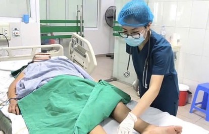 Sốc nhiễm khuẩn vì thường xuyên ngâm chân trong nước