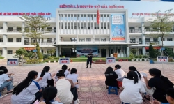 Nâng cao kỹ năng ứng phó với sự cố cháy nổ cho học sinh