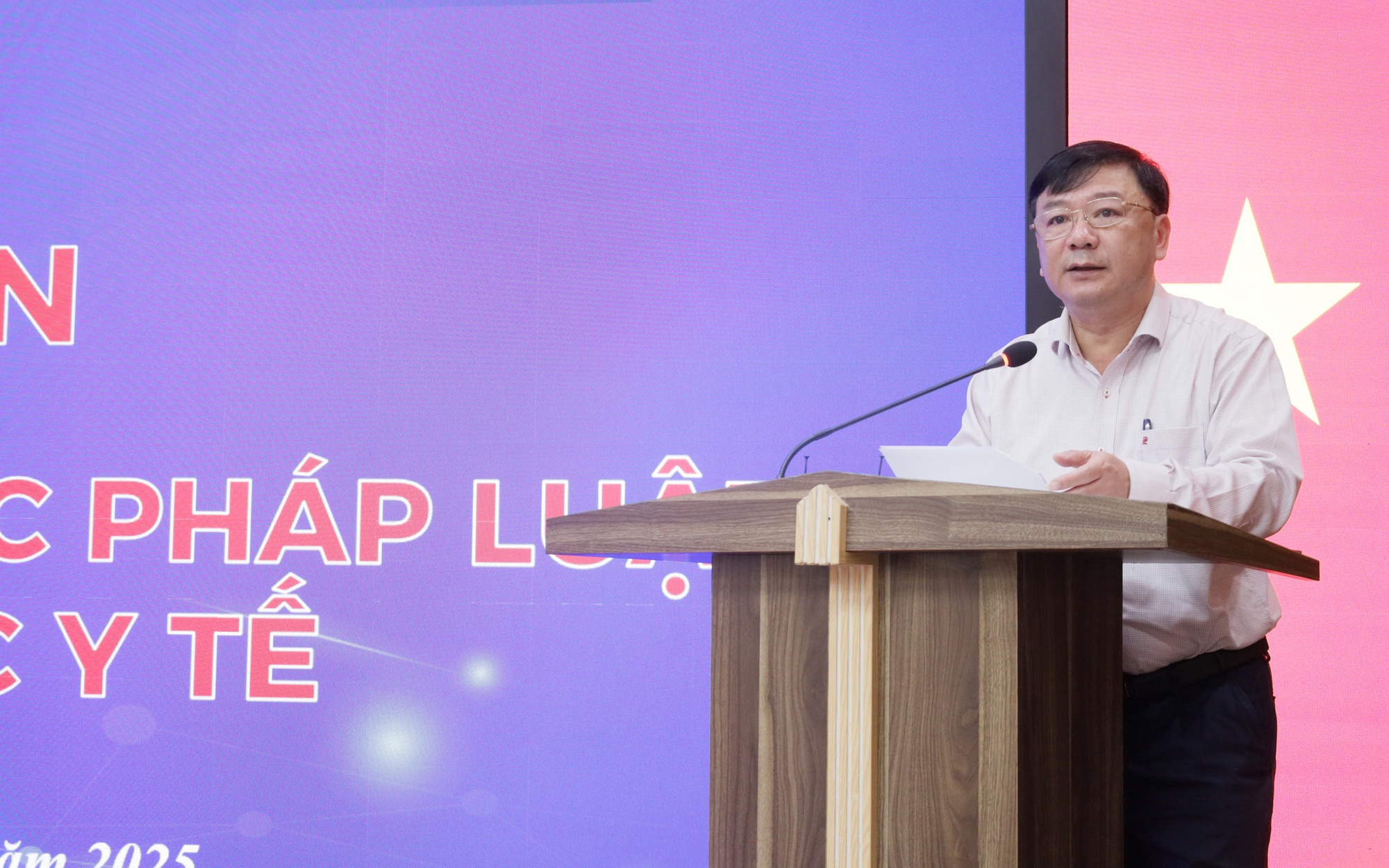 Đồng chí Đặng Anh Tuân - Chánh Văn phòng Sở Y tế Hà Nội phát biểu khai mạc lớp tập huấn.