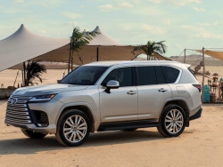 Lexus LX 600 2022 chốt giá từ 2,5 tỷ VNĐ, khách hàng chờ ít nhất 2 năm mới được nhận xe