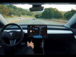 Tesla triệu hồi hàng triệu xe điện tại Mỹ vì Autopilot