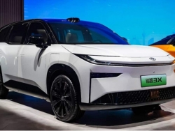 Toyota bZ3X ra mắt: Xe điện ngang cỡ Mazda CX-5, đi được 430km/lần sạc