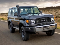 Toyota Land Cruiser J70 2024 được bổ sung hộp số sàn