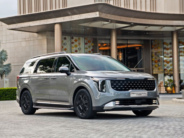 Kia New Carnival Hybrid chính thức ra mắt Việt Nam với giá 1,849 tỷ