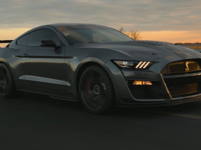 “Qua tay” Hennessey, Ford Mustang Shelby GT500 được “tăng lực” lên 1.000 mã lực