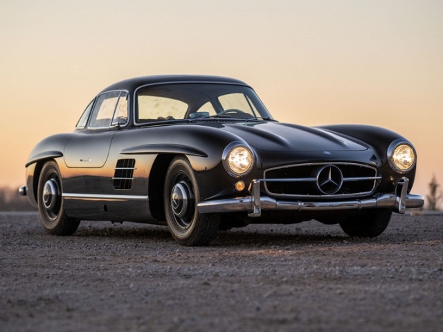 Mercedes-Benz 300 SL Gullwing đời 1955 được rao bán đấu giá, chỉ từ 33 tỷ VNĐ