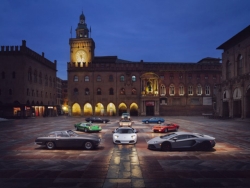 Nhìn lại dòng đời của khối động cơ V12 hút khí tự nhiên của Lamborghini