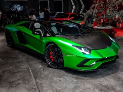 Sài Gòn: Chiêm ngưỡng Lamborghini Aventador Roadster độ Novitec với màu “áo” mới cực cháy