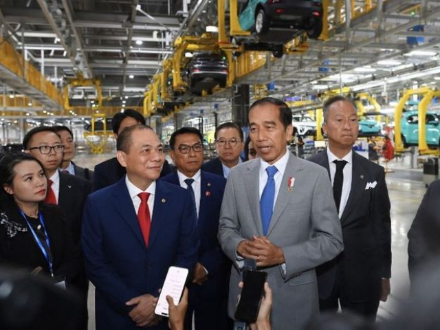 Tổng thống Joko Widodo ủng hộ VinFast sản xuất xe điện tại Indonesia