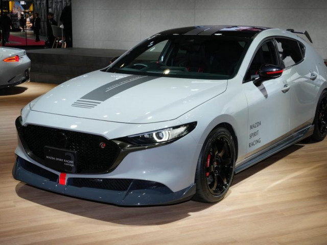 Mazda3 bản thể thao lộ diện, đối thủ “ngang cơ” Honda Civic Type R