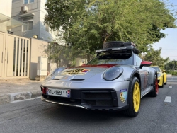 Porsche 911 Dakar 2023 đầu tiên tại Việt Nam đổi biển số