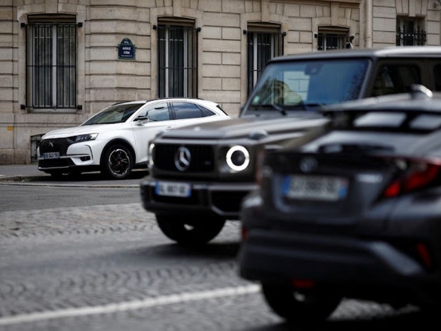 Thành phố Paris tăng phí đỗ xe lên gấp 3 lần
