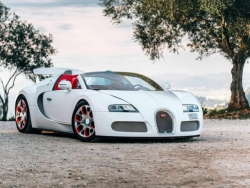 Bugatti Veyron Grand Sport phiên bản Rồng được bán đấu giá