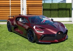 Siêu phẩm Bugatti Divo hơn 130 tỷ VNĐ đẹp không tì vết với "bộ cánh" màu đỏ Matte Red