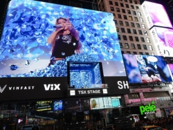 VinFast xuất hiện trong buổi biểu diễn của Shakira tại Quảng trường Thời đại
