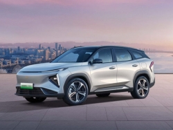 Geely Galaxy L7 EM-i PHEV có phạm vi hoạt động 1.240 km/sạc trình làng