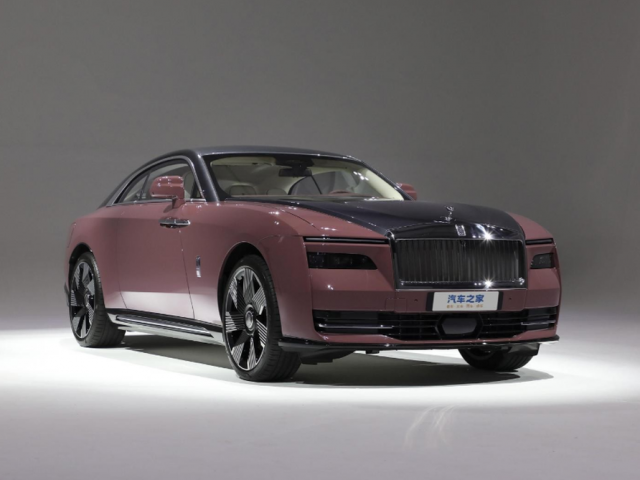 Rolls-Royce Spectre giá gần 20 tỷ VNĐ được giới thiệu tại Triển lãm ô tô Thượng Hải 2023