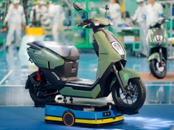 Honda chính thức xuất xưởng chiếc xe gắn máy điện ICON e: đầu tiên