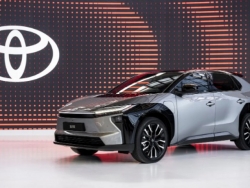 Toyota trì hoãn xây dựng nhà máy pin: Chiến lược điện hóa thay đổi?