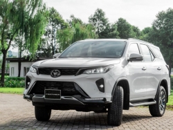 Toyota Fortuner 2022 chính thức ra mắt khách hàng Việt, giá từ 1,01 tỷ VNĐ