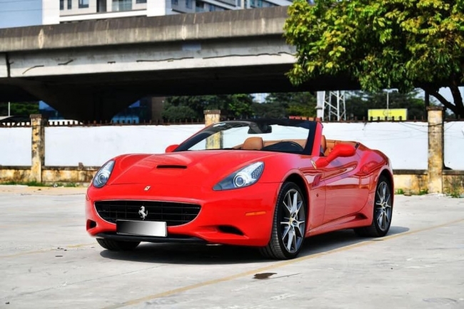 “Hàng hiếm” Ferrari California hơn 12 năm tuổi đang được rao bán hơn 10 tỷ VNĐ