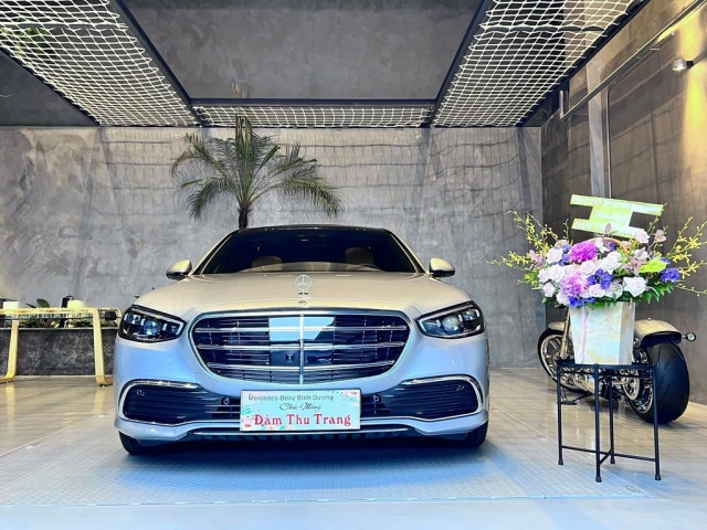 Doanh nhân Nguyễn Quốc Cường “tậu” Mercedes-Benz S450 thế hệ mới tặng vợ