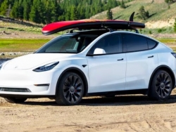 Sau một tháng hạ giá, Tesla bất ngờ tăng giá trở lại các dòng xe của mình