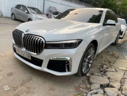 Không đăng kiểm được, chủ xe rao bán BMW 750Li chỉ 600 triệu đồng