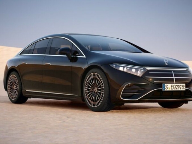 Mercedes-Benz EQS 2025: Thiết kế mới “mượn” từ S-Class, dung lượng pin tăng nhẹ