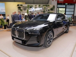 BMW i7 Protection - Xe điện bọc thép đầu tiên trên thế giới