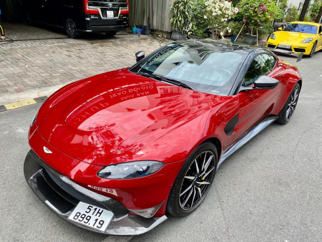 Ông Đặng Lê Nguyên Vũ mua Aston Martin V8 Vantage từng của Minh "Nhựa"
