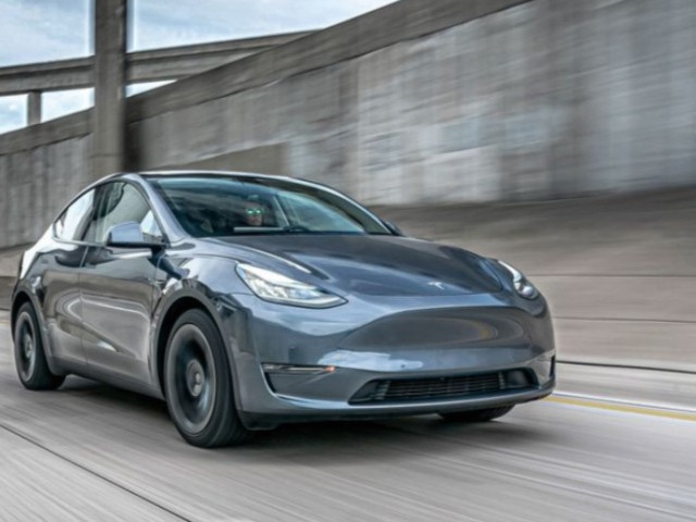 Tesla bất ngờ từ bỏ sản xuất xe điện giá rẻ
